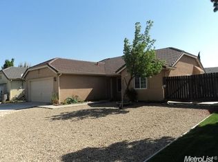 710 Fairmont Dr, Los Banos, CA 93635