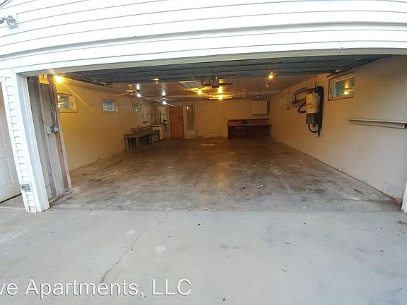5th image of 1302 Millwood Pike