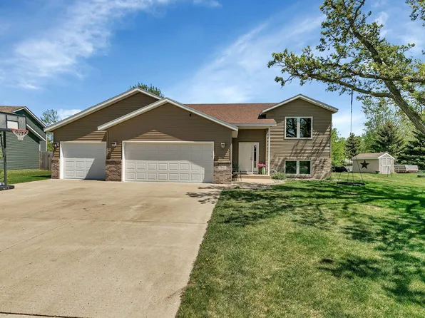 1943 Eastern Star Cir, Sauk Rapids, MN 56379