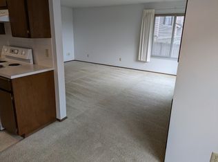 312 N 76th St APT 102, Seattle, WA 98103