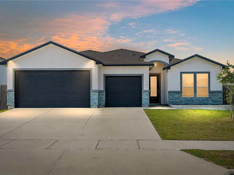 7721 Dove Hollow Dr — Photo 1