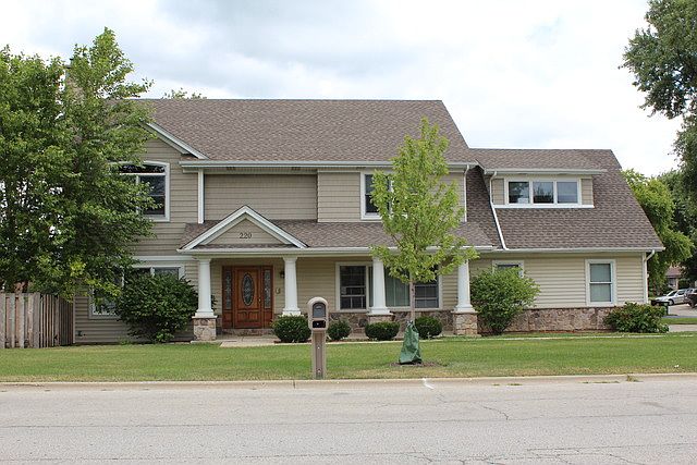 1st image of 220 E Cypress St