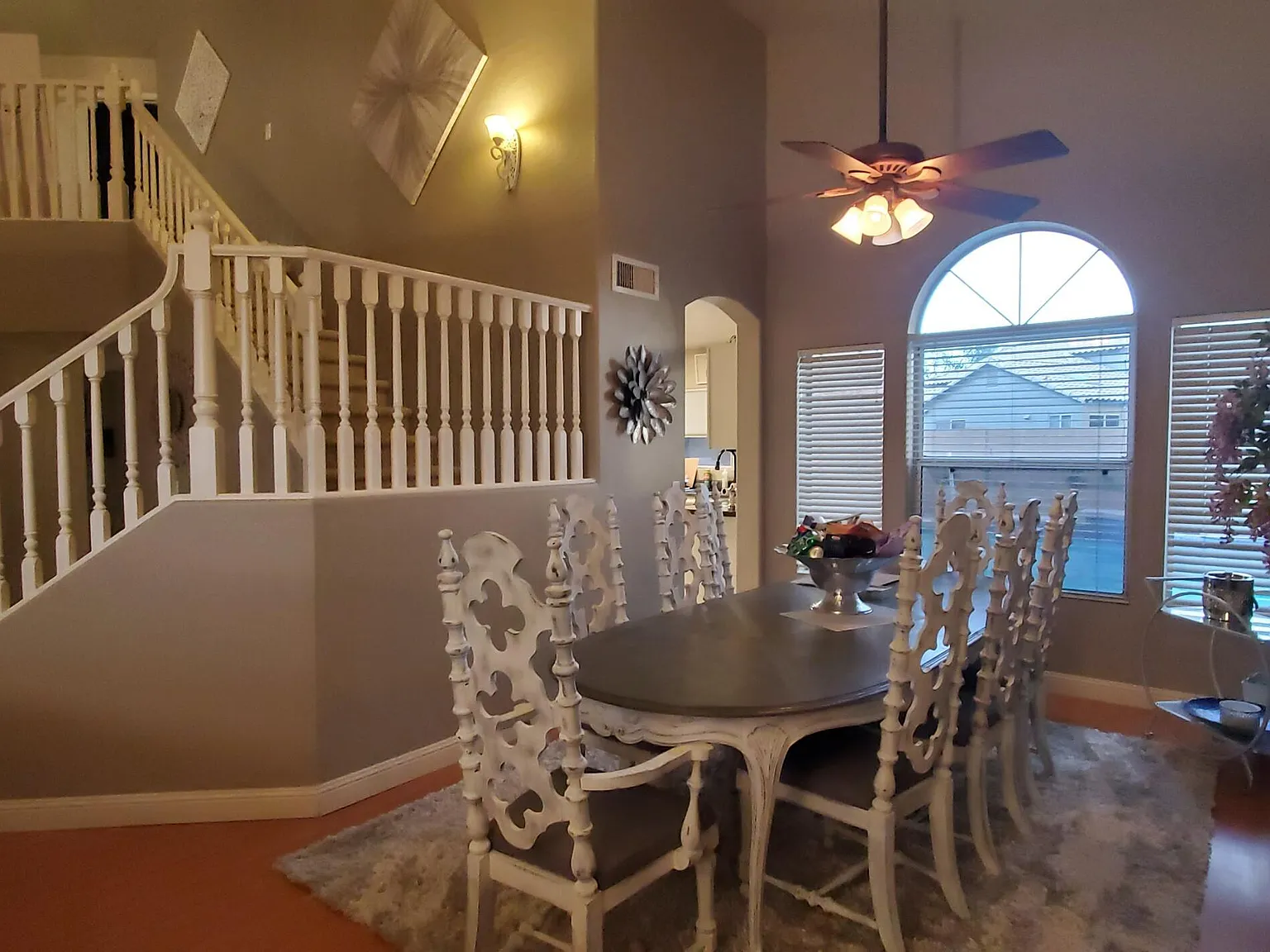 5 bed, 3.0 bath, 2719 sqft, $4,950 — Photo 4