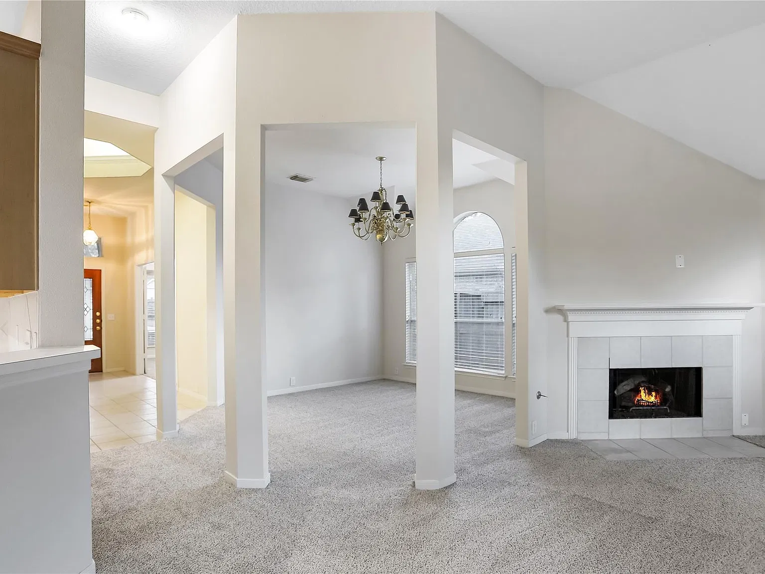 5 bed, 2.5 bath, 2268 sqft, $2,650 — Photo 4