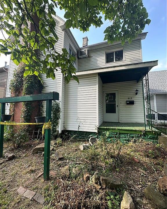 2nd image of 412 W Kansas St