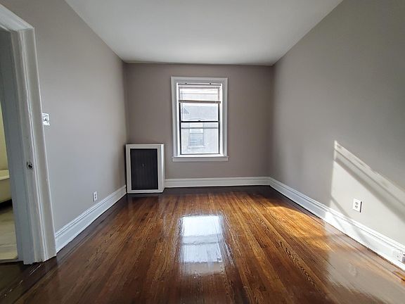 2nd image of 18 Kensington Ave APT 5D