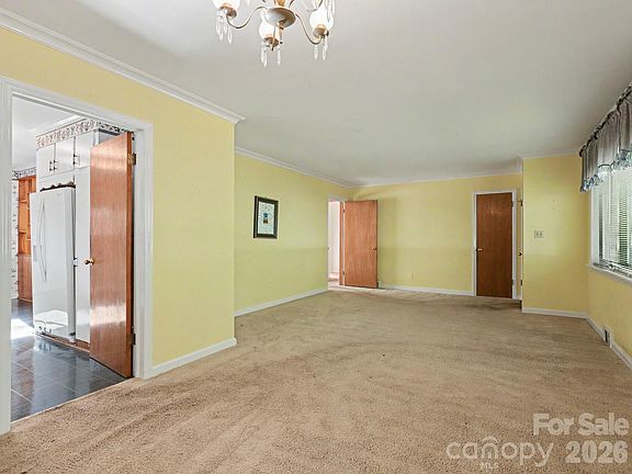 5th image of 1006 S Main St