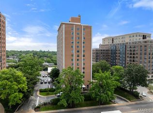 900 S Hanley Rd APT 10B, Saint Louis, MO 63105