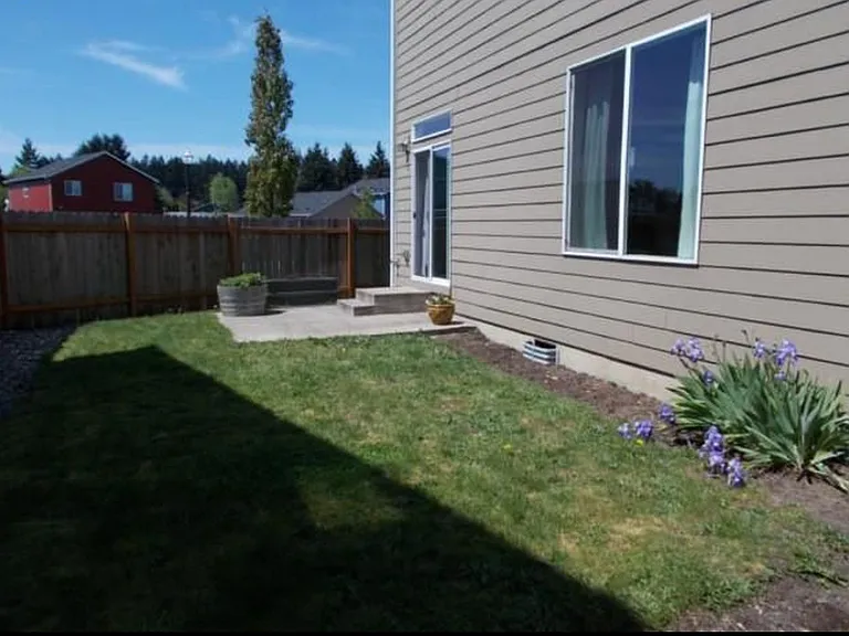 9205 NE 80th Cir — Photo 3