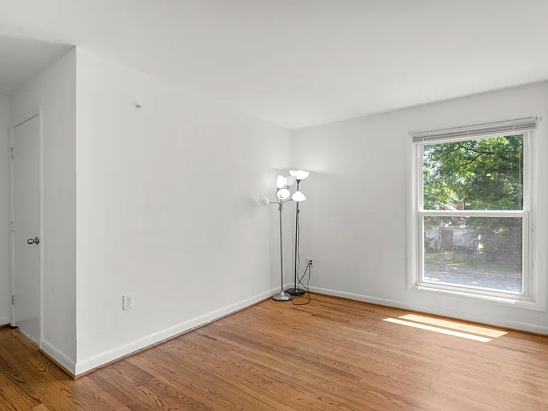 7304 Dickinson Ave #4 — Photo 2