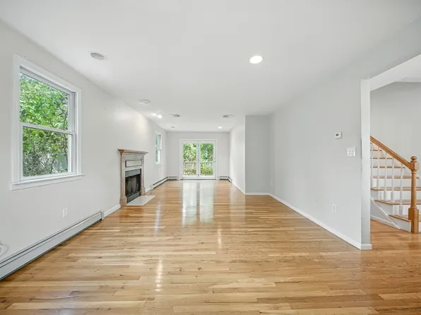 20 Tarleton Rd, West Roxbury, MA 02132