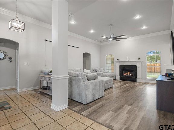 4th image of 305 Bridgers Hill Rd
