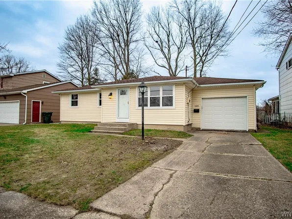 125 Brentwood Dr, North Tonawanda, NY 14120