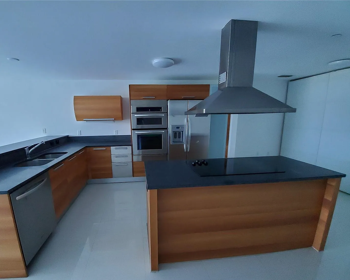 2 bed, 1552 sqft, $4,900 — Photo 4