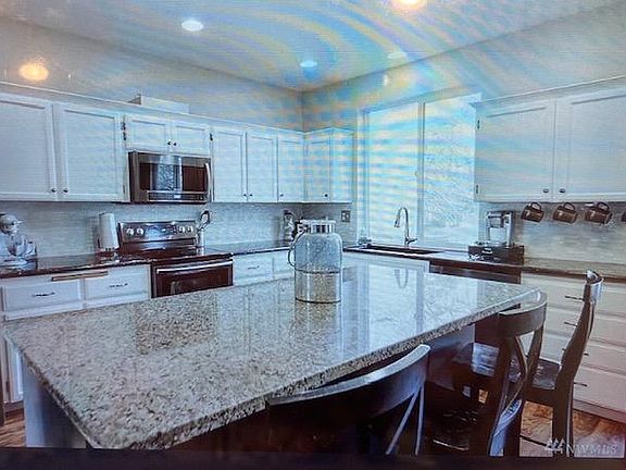 3rd image of 9023 188th St E