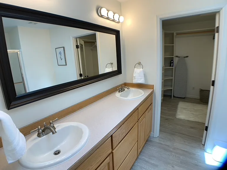 1702 SE Karena Ct — Photo 15
