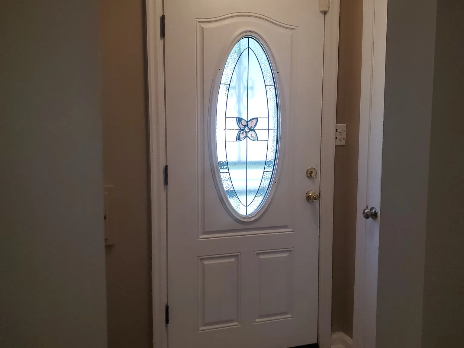 4 bed, 2.5 bath, 2116 sqft, $2,200 — Photo 2