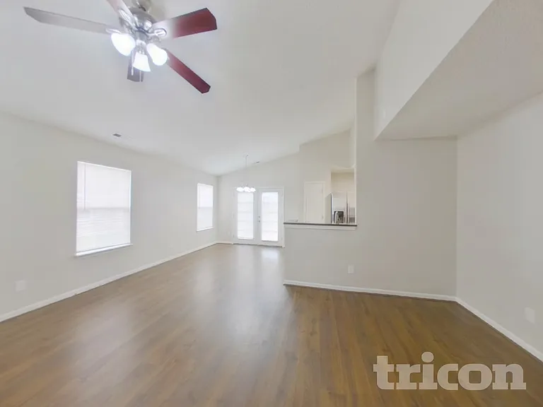 529 Pullman St SW — Photo 4