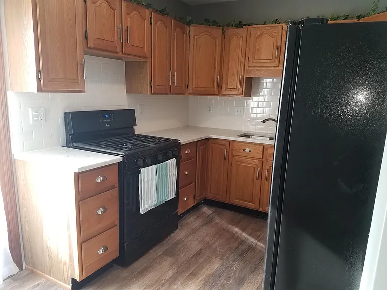 4080 Boston Dr — Photo 2