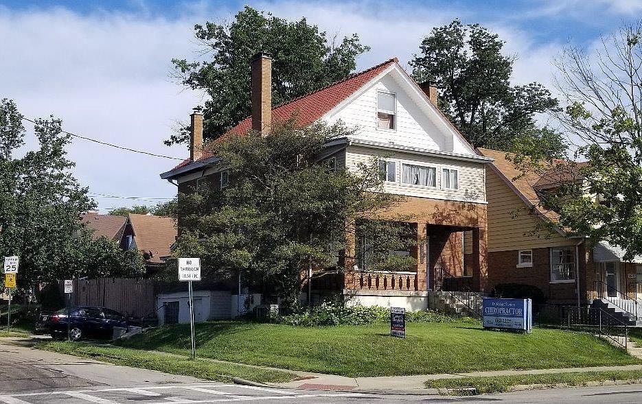 2nd image of 3528 Glenmore Ave