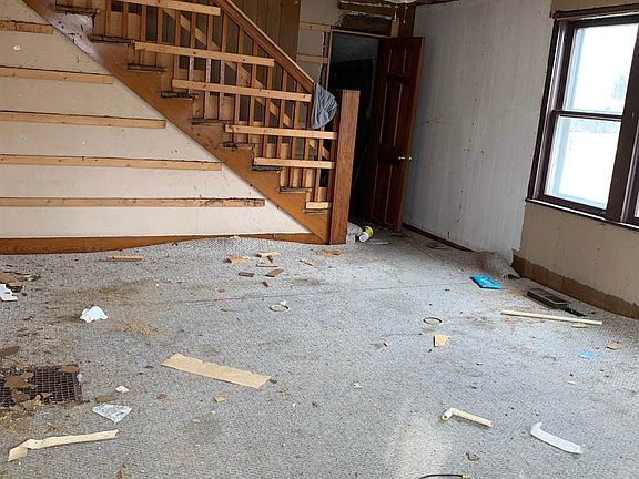 3rd image of 14400 W Hazel St