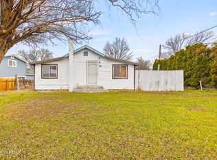 108 W Blvd S, Granger, WA 98932