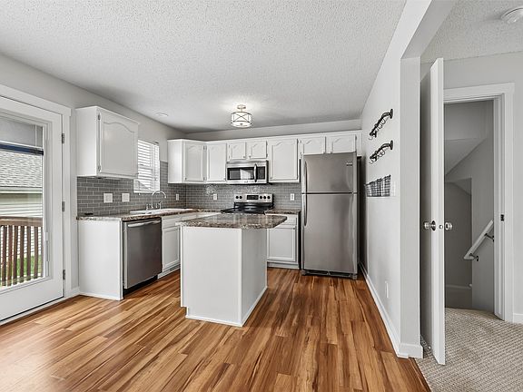 4th image of 276 NW Georgetown Blvd