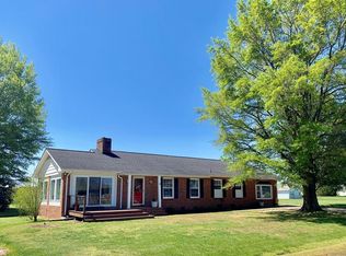 448 Riverdale Rd, Tappahannock, VA 22560