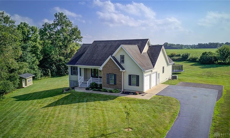 1st image of 418 Country Manor Dr