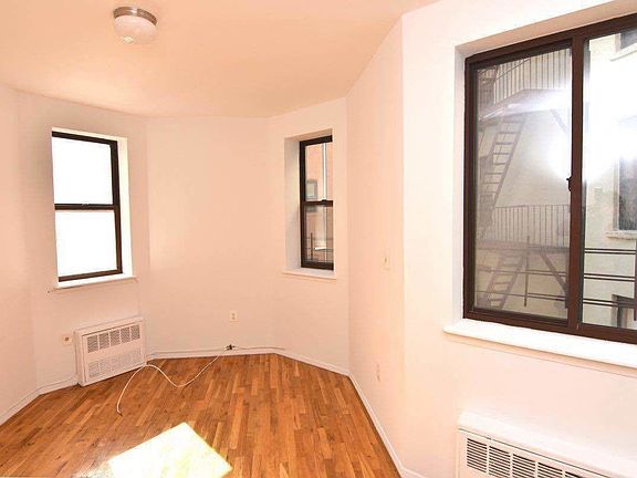 4th image of 312 W 133rd St #A33