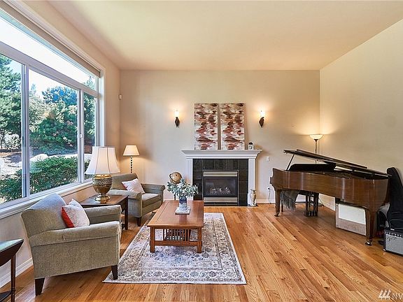 Gas fireplace