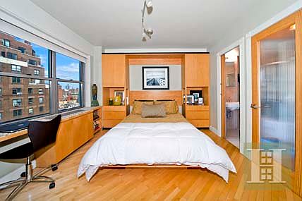 4th image of 175 W 13th St APT 18D