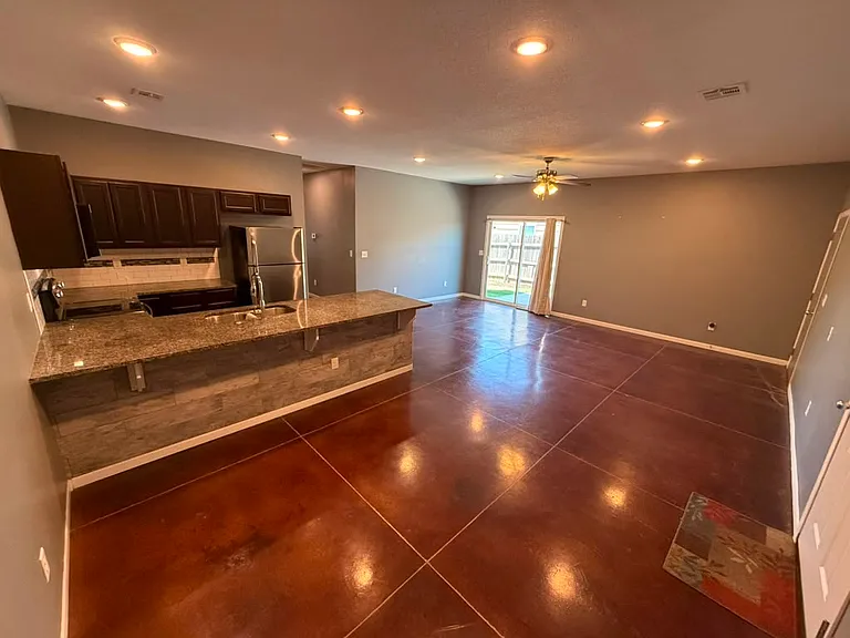 5269 N Cypress Cir — Photo 4