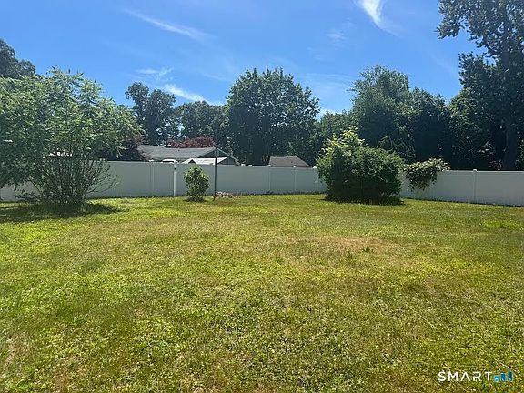 5th image of 89 Robin Hill Road