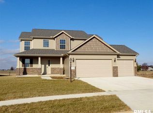 1729 Golden Eye Ln, Washington, IL 61571