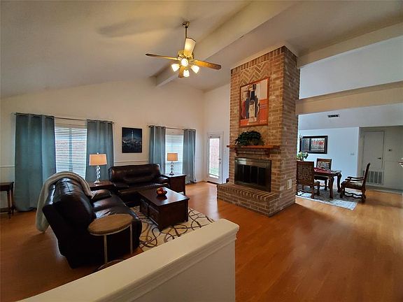 5th image of 3522 Meadowcrest Ln
