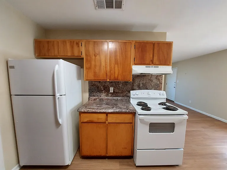306 Avenue R #B — Photo 6