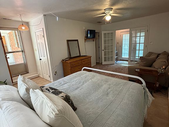 2nd image of 5724 Oak Terrace Dr