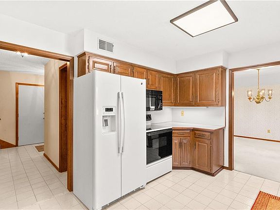5th image of 11412 E 58th St