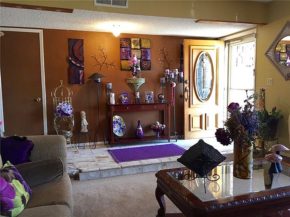 3rd image of 4621 Sun Valley Dr