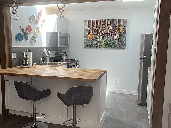 5th image of 2025 W F St #B