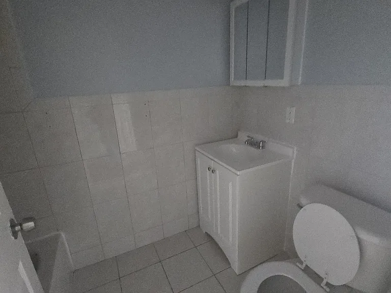 565 Bergen St #G2 — Photo 9