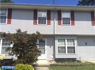 9 Grant Dr, Laurel Springs, NJ 08021