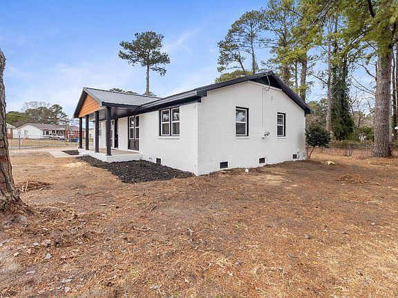 2nd image of 804 Lakecrest Dr