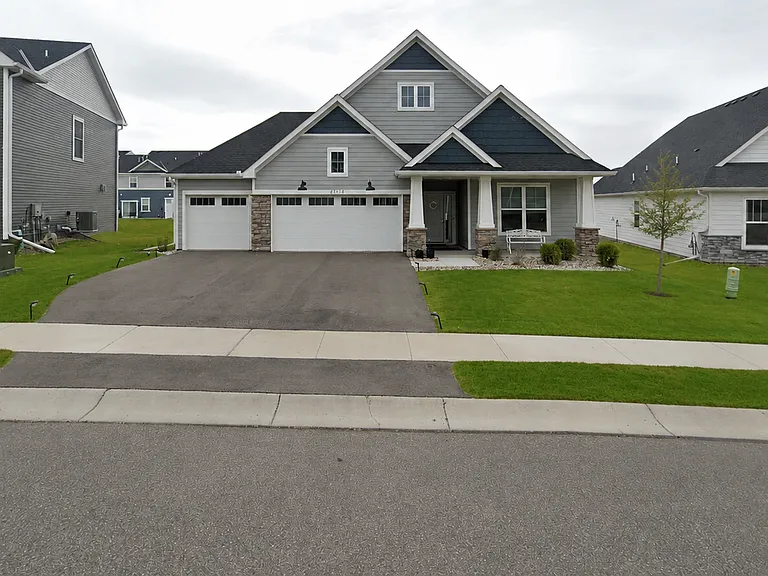 6218 Tamarack Ln — Photo 2
