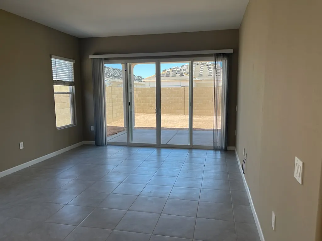 4 bed, 2.0 bath, 1919 sqft, $2,000 — Photo 4