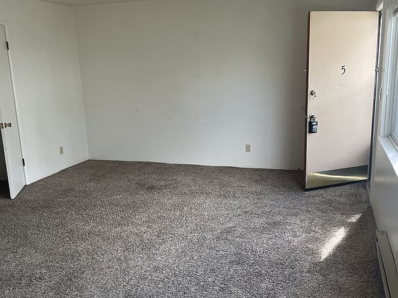 2nd image of 225 Poplar St #5