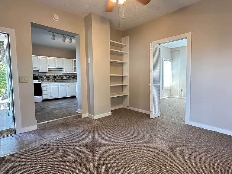 117 N 3rd St #3 — Photo 9