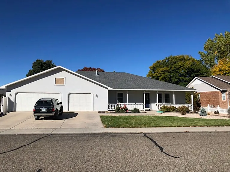 721 Ponderosa Dr — Photo 1
