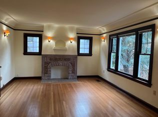 9520 6th Ave NW, Seattle, WA 98117